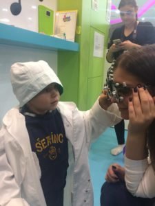 Kad porastem biću... OFTALMOLOG