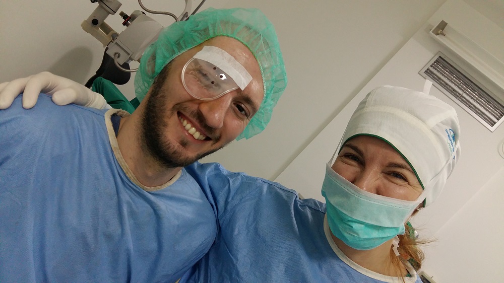 Marko i dr Ivošević nakon laserskog skidanja dioptrije