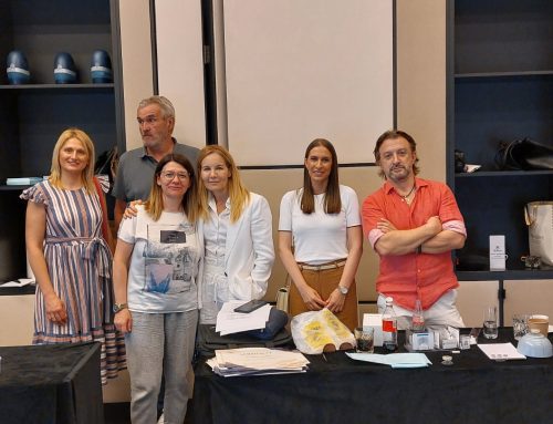 OFTALMOHIRURGIJU PRENOSIMO MLADIMA